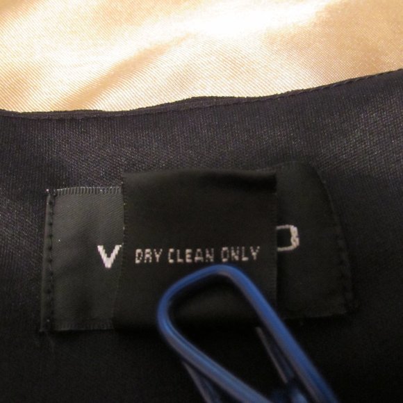 Classic Black Shell Tank Top - Picture 10 of 14